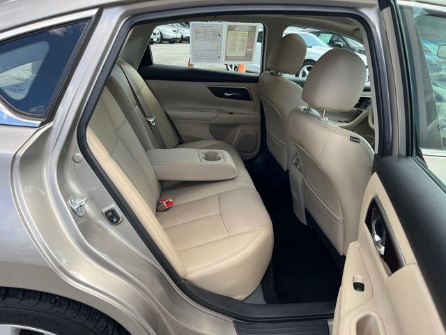 2015 Nissan Altima 4dr Sedan V6 3.5 SL - 23061584 - 17