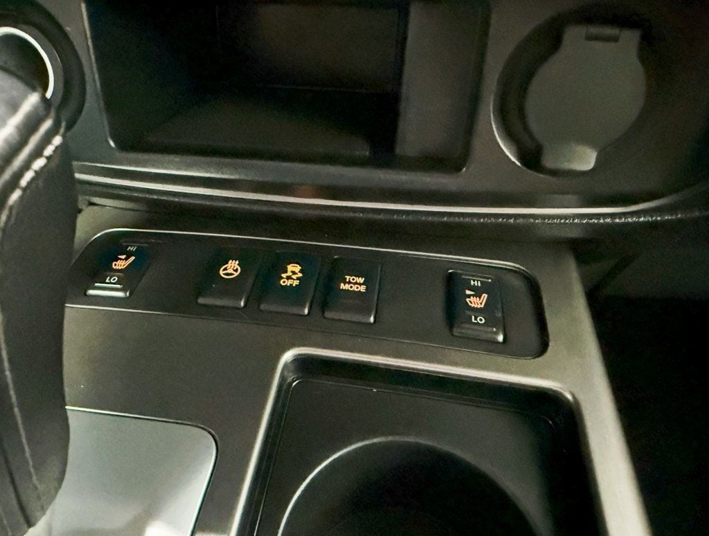 2015 Nissan Armada Platinum photo 19