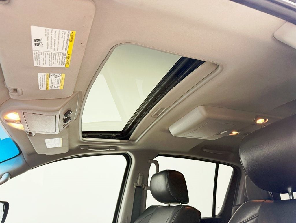 2015 Nissan Armada Platinum photo 28