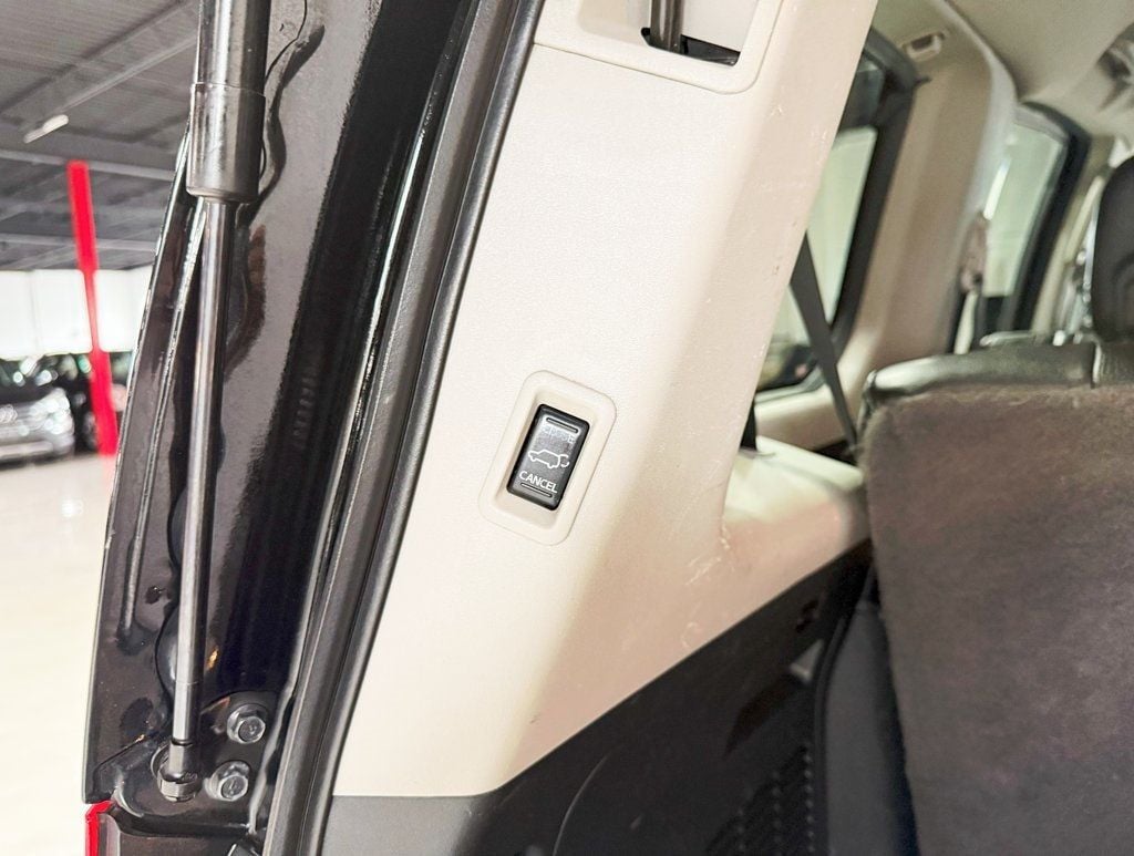 2015 Nissan Armada Platinum photo 39