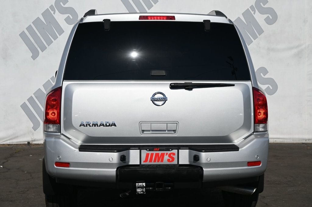 2015 Nissan Armada SV photo 4