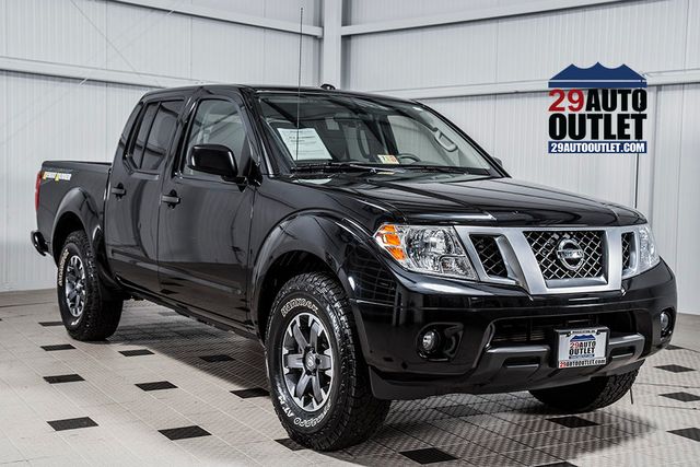 2015 nissan frontier black