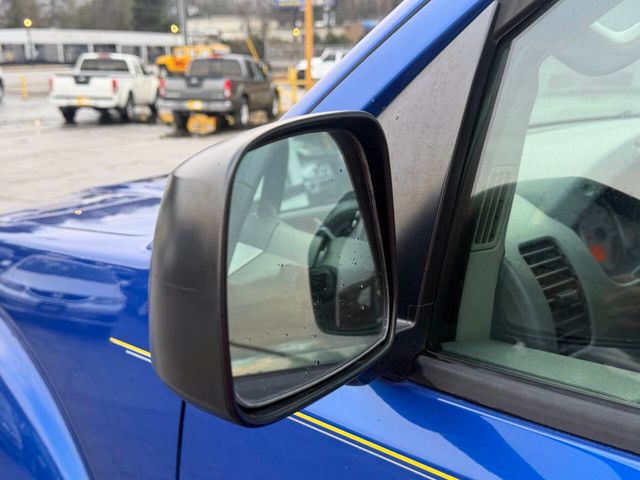 2015 Nissan Frontier 2WD Crew Cab SWB Automatic Desert Runner - 22975803 - 12