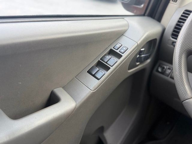 2015 Nissan Frontier 2WD Crew Cab SWB Automatic Desert Runner - 22975803 - 20