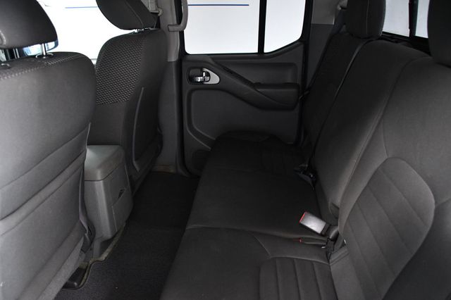 2015 Nissan Frontier 2WD Crew Cab SWB Automatic Desert Runner - 23011534 - 9