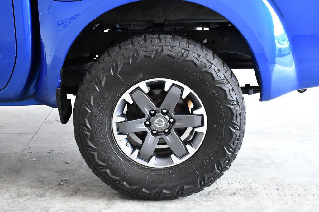 2015 Nissan Frontier 2WD Crew Cab SWB Automatic Desert Runner - 23011534 - 11