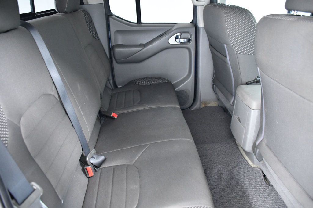 2015 Nissan Frontier 2WD Crew Cab SWB Automatic Desert Runner - 23011534 - 13
