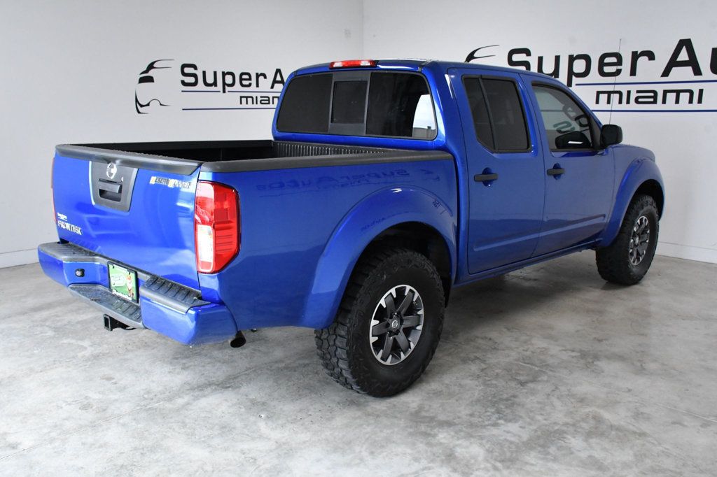 2015 Nissan Frontier 2WD Crew Cab SWB Automatic Desert Runner - 23011534 - 3