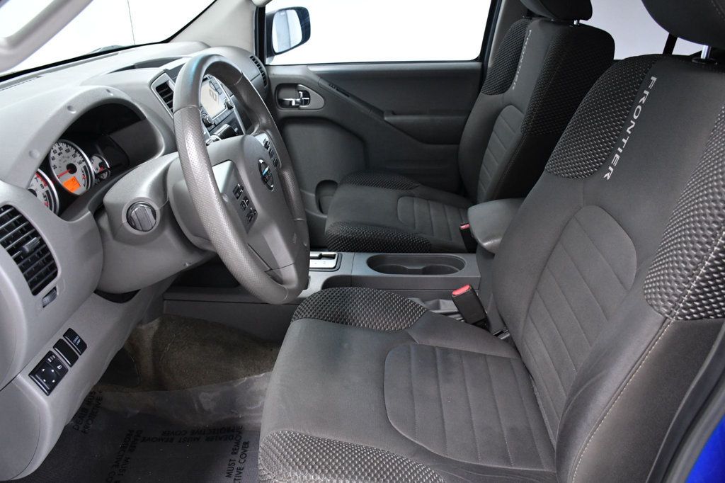 2015 Nissan Frontier 2WD Crew Cab SWB Automatic Desert Runner - 23011534 - 6