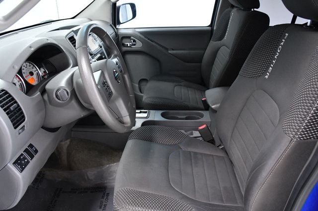 2015 Nissan Frontier 2WD Crew Cab SWB Automatic Desert Runner - 23011534 - 6
