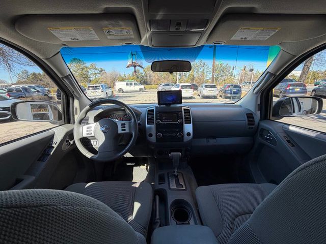 2015 Nissan Frontier 2WD Crew Cab SWB Automatic SV - 22985466 - 7