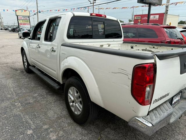 2015 Nissan Frontier 2WD Crew Cab SWB Automatic SV - 23053601 - 11