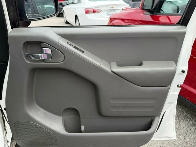 2015 Nissan Frontier 2WD Crew Cab SWB Automatic SV - 23053601 - 14