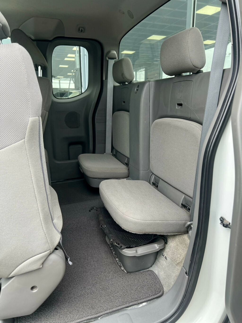 2015 Nissan Frontier 2WD King Cab I4 Automatic S - 22976920 - 12