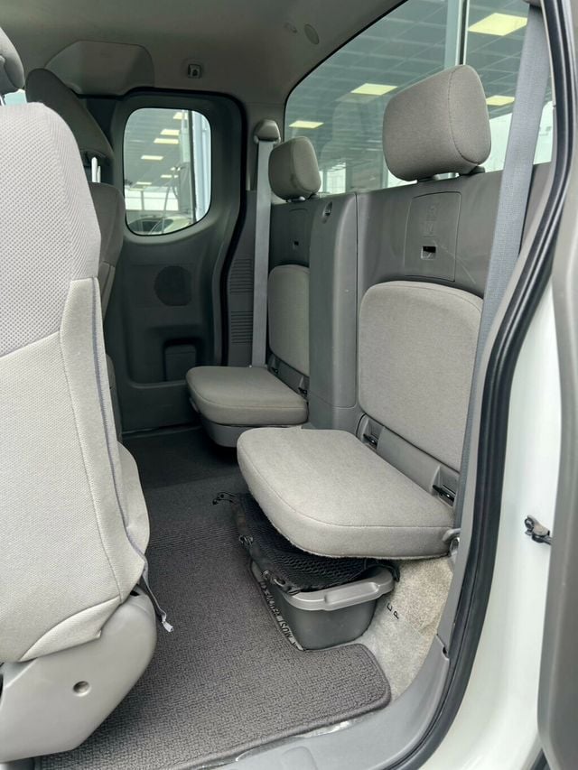 2015 Nissan Frontier 2WD King Cab I4 Automatic S - 22976920 - 12