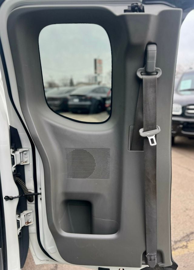 2015 Nissan Frontier 2WD King Cab I4 Automatic S - 22976920 - 13