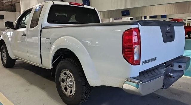 2015 Nissan Frontier 2WD King Cab I4 Automatic S - 22976920 - 1