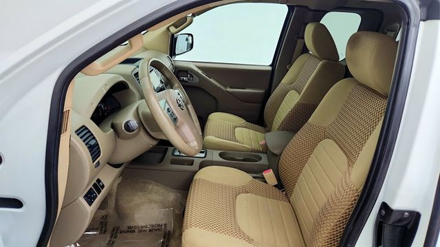 2015 Nissan Frontier 2WD King Cab I4 Automatic SV - 23004616 - 18