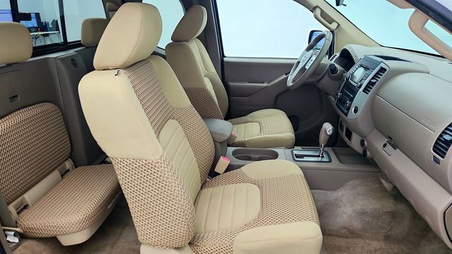 2015 Nissan Frontier 2WD King Cab I4 Automatic SV - 23004616 - 22