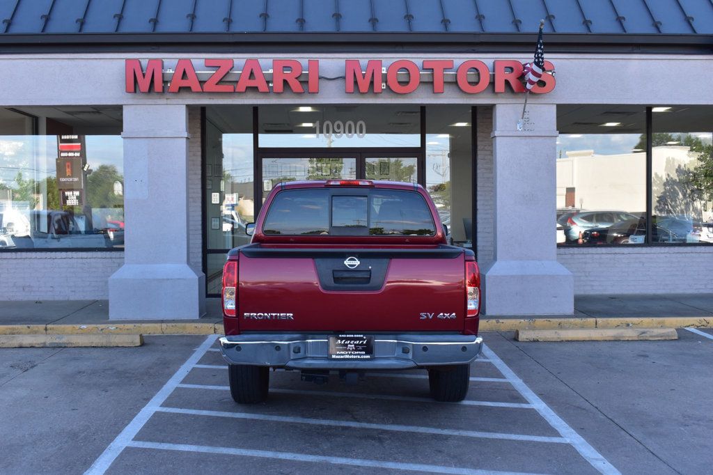 2015 Nissan Frontier 4WD Crew Cab SWB Automatic SV - 23033383 - 9