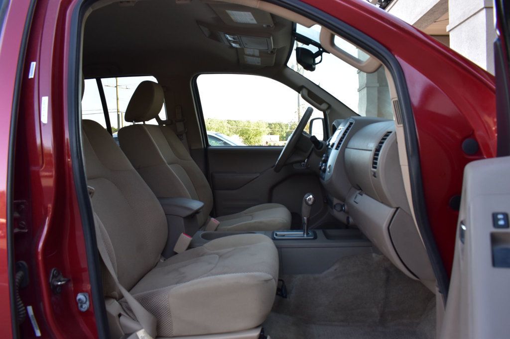 2015 Nissan Frontier 4WD Crew Cab SWB Automatic SV - 23033383 - 14