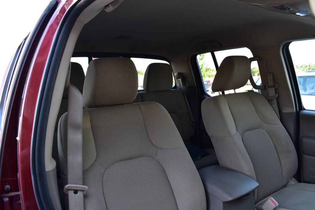 2015 Nissan Frontier 4WD Crew Cab SWB Automatic SV - 23033383 - 15