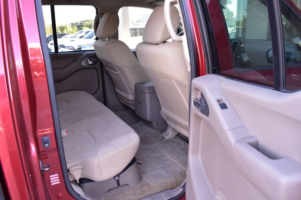 2015 Nissan Frontier 4WD Crew Cab SWB Automatic SV - 23033383 - 19