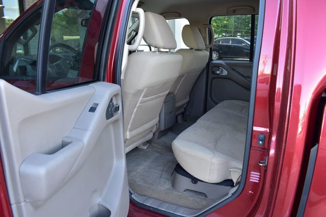 2015 Nissan Frontier 4WD Crew Cab SWB Automatic SV - 23033383 - 22