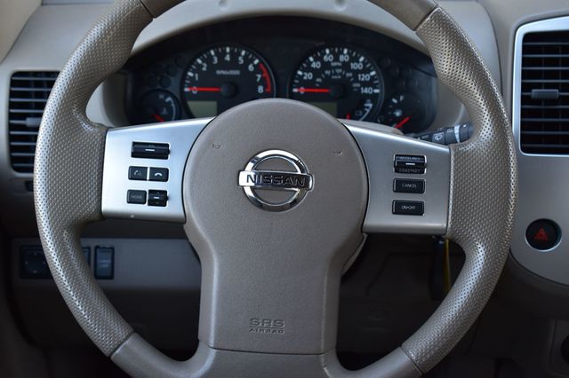 2015 Nissan Frontier 4WD Crew Cab SWB Automatic SV - 23033383 - 24