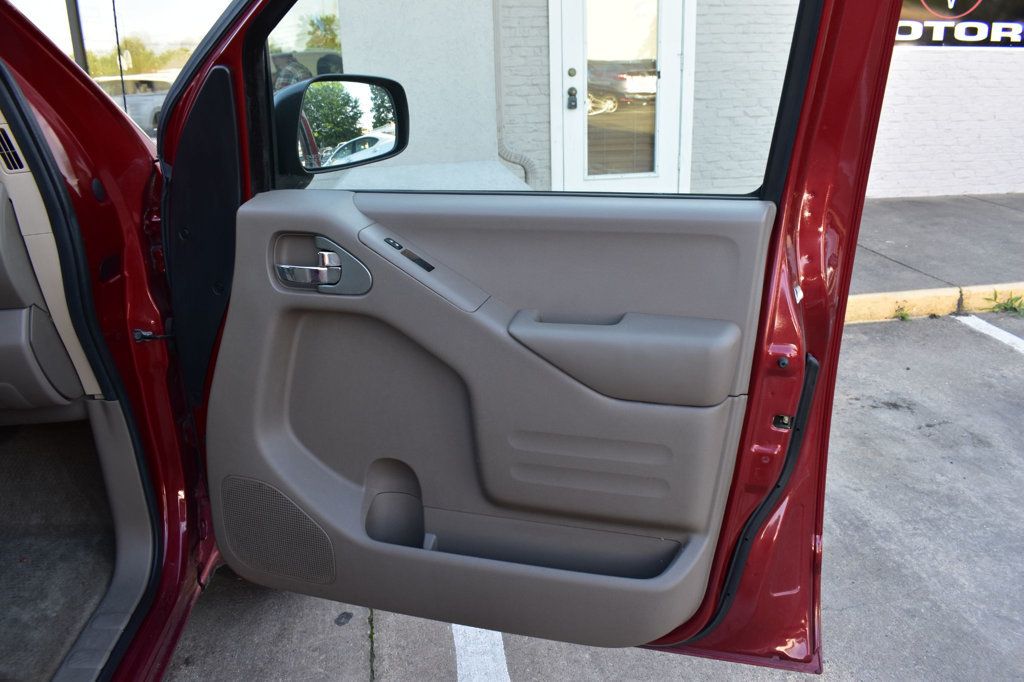 2015 Nissan Frontier 4WD Crew Cab SWB Automatic SV - 23033383 - 39