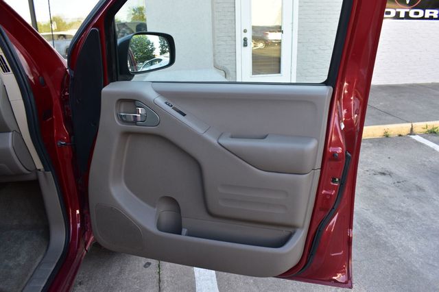 2015 Nissan Frontier 4WD Crew Cab SWB Automatic SV - 23033383 - 39