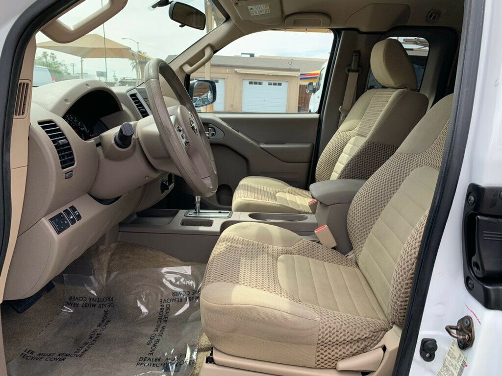 2015 Nissan Frontier 4WD King Cab Automatic SV - 23018233 - 30