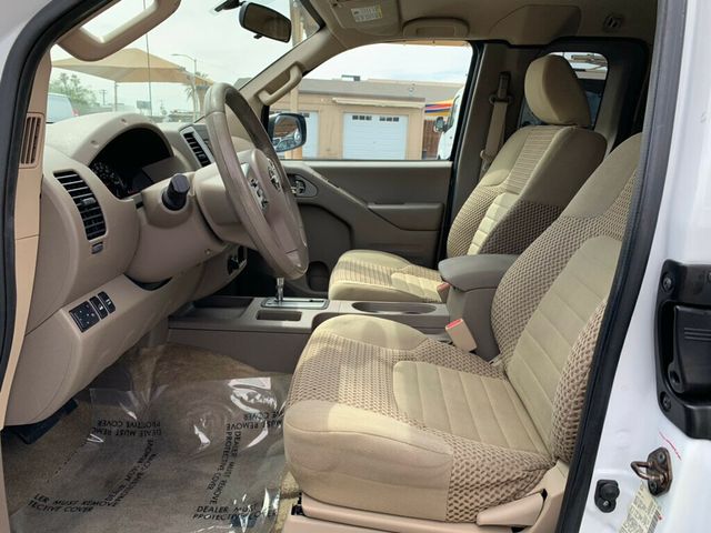 2015 Nissan Frontier 4WD King Cab Automatic SV - 23018233 - 30