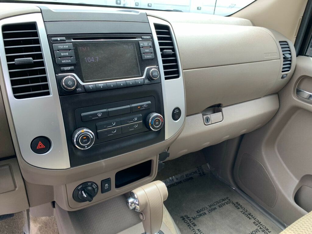 2015 Nissan Frontier 4WD King Cab Automatic SV - 23018233 - 33