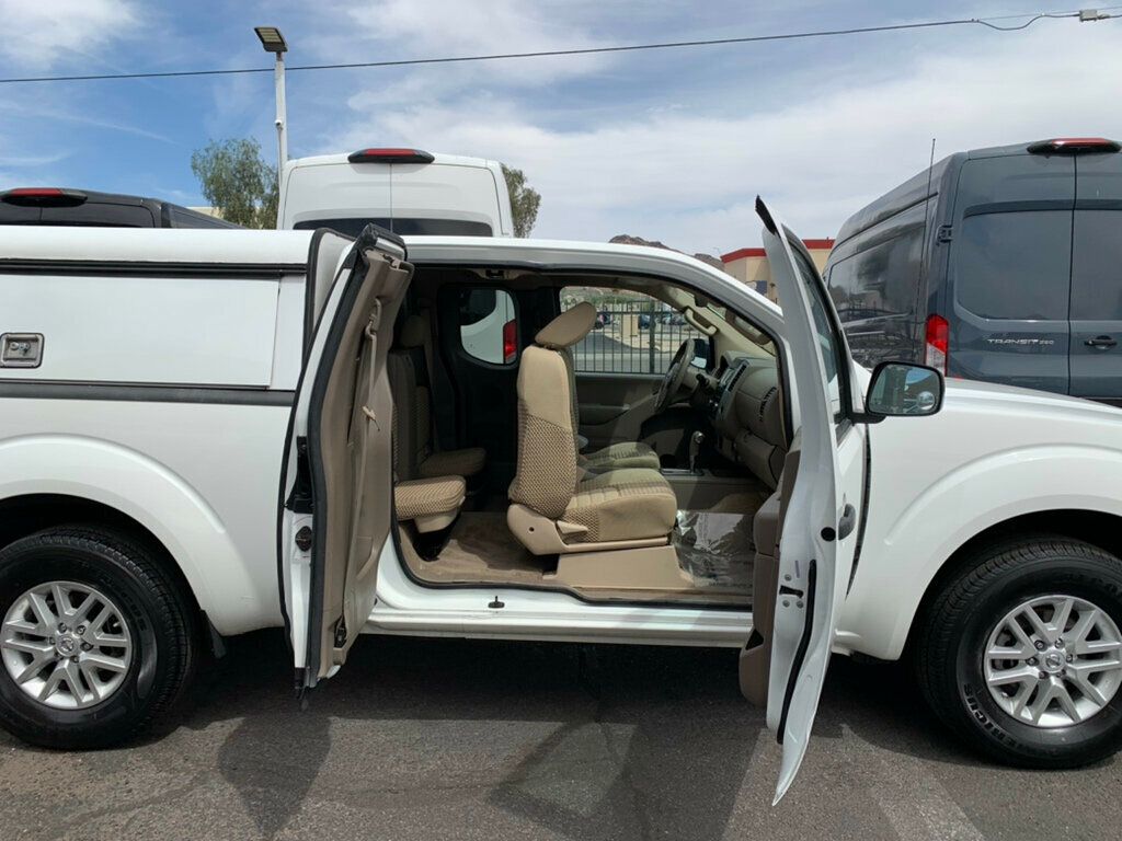 2015 Nissan Frontier 4WD King Cab Automatic SV - 23018233 - 42