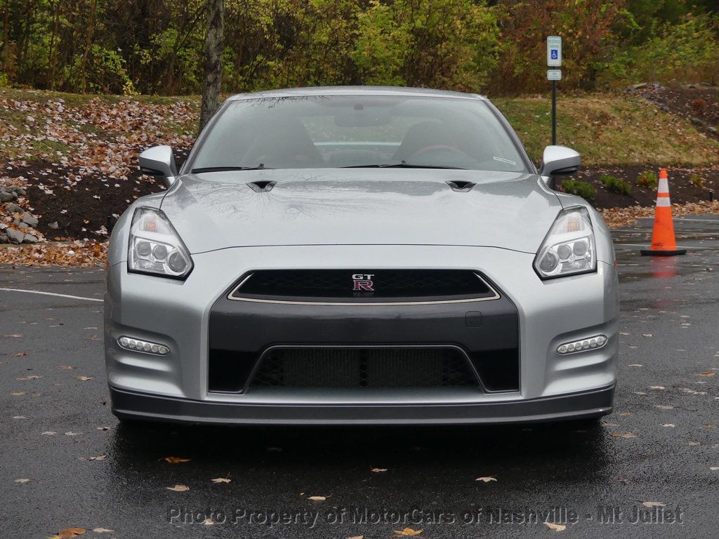 2015 Nissan GT-R Premium photo 4