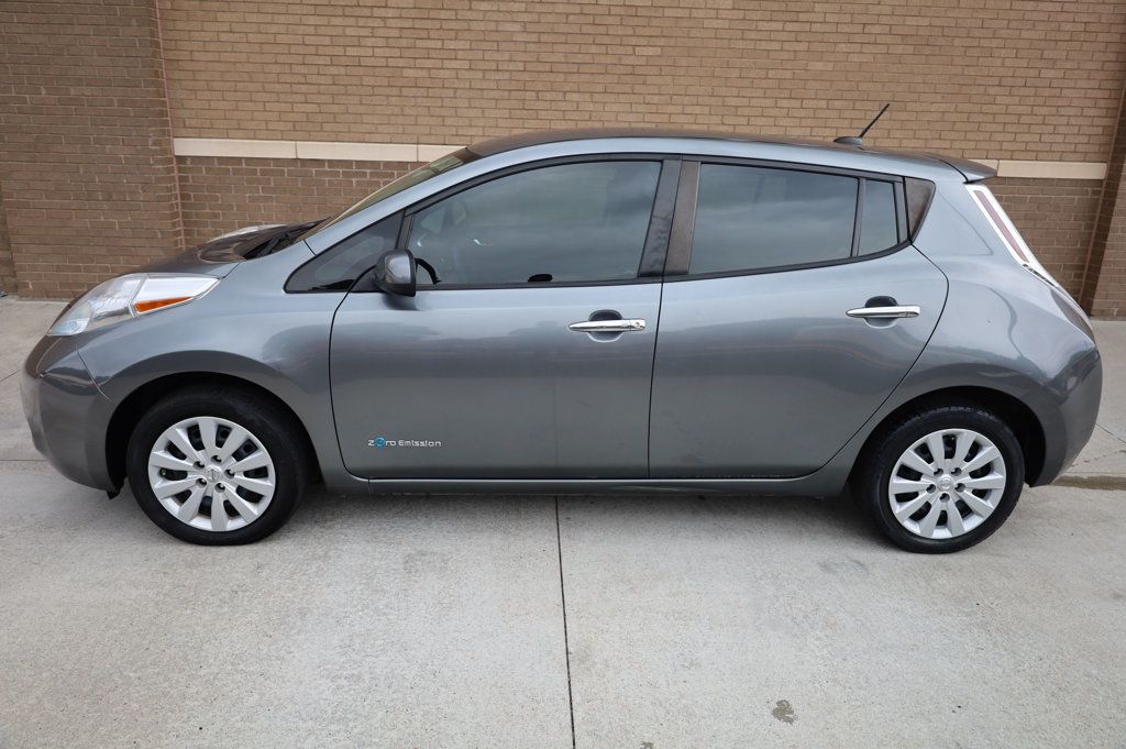 2015 Nissan Leaf S photo 4