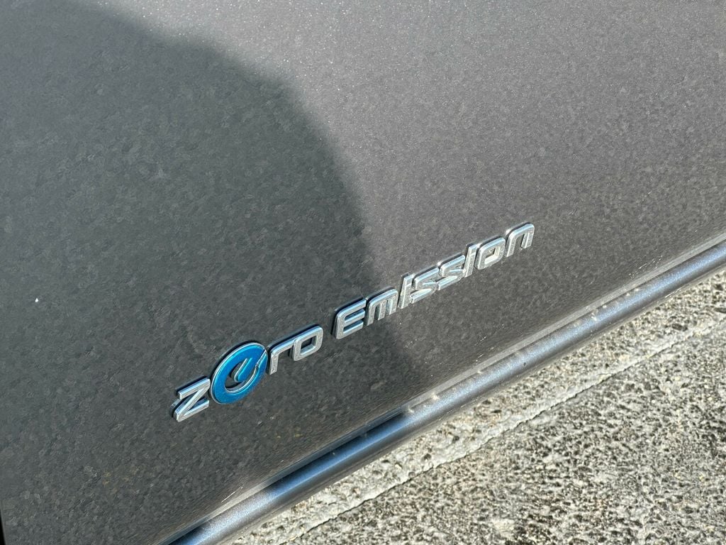 2015 Nissan Leaf 4dr Hatchback SV - 22115548 - 12