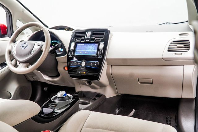 2015 Nissan Leaf 4dr Hatchback SV - 22927610 - 15