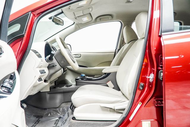 2015 Nissan Leaf 4dr Hatchback SV - 22927610 - 34