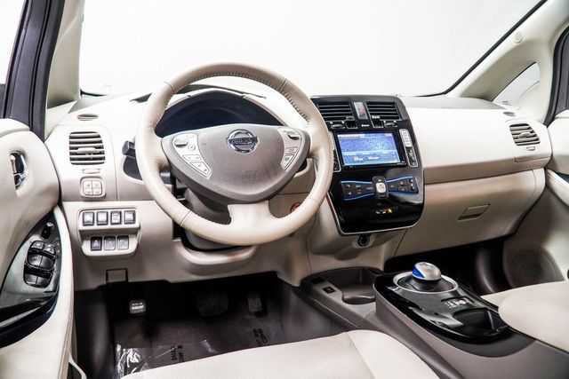 2015 Nissan Leaf 4dr Hatchback SV - 22927610 - 4