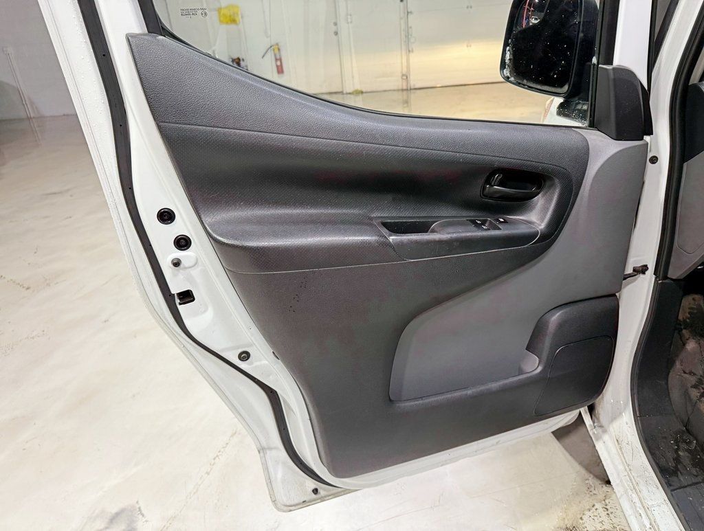 2015 Nissan NV200 I4 S - 22840126 - 18