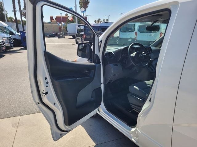 2015 Nissan NV200 I4 S - 21442284 - 37