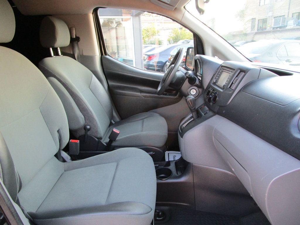 2015 Nissan NV200 SV photo 13