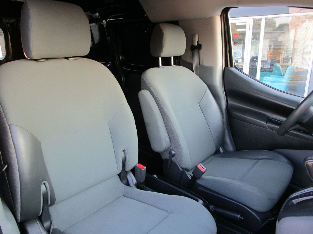 2015 Nissan NV200 SV photo 14