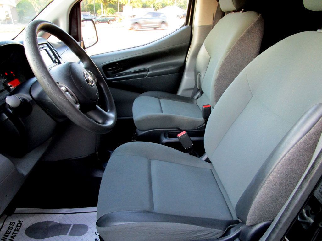 2015 Nissan NV200 SV photo 2