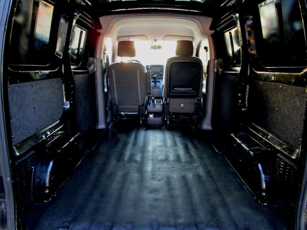 2015 Nissan NV200 SV photo 21