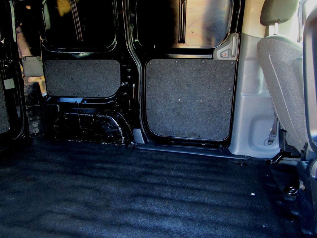 2015 Nissan NV200 SV photo 23