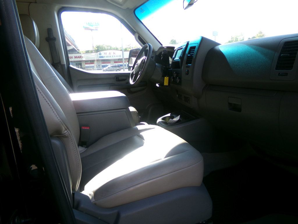 2015 Nissan NV3500 photo 9