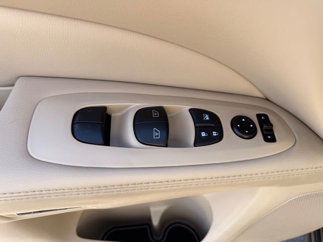 2015 Nissan Pathfinder PLATINUM (FAMILY ENTERTAINMENT PACKAGE $1700 VALUE!!!!) - 23099223 - 3